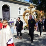 Dożynki diecezjalne w Wielowsi - korony żniwne i plony