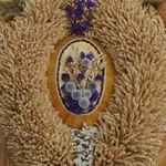 Dożynki diecezjalne w Wielowsi - korony żniwne i plony