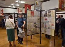 Święty Jan Paweł II na znaczkach