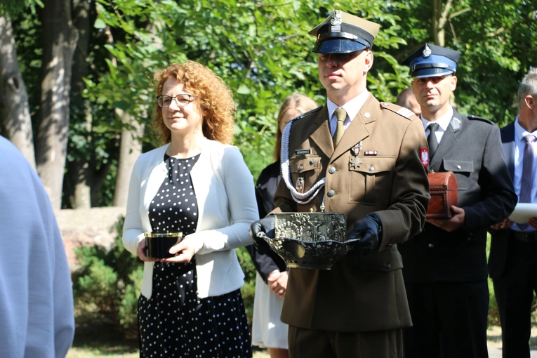 Joniec. Poświęcenie nowego ołtarza