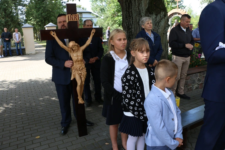 Joniec. Poświęcenie nowego ołtarza