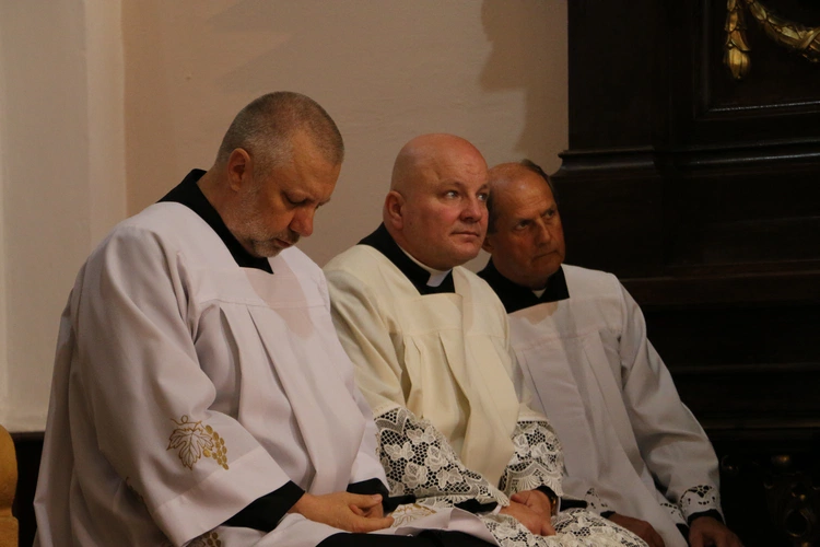Joniec. Poświęcenie nowego ołtarza