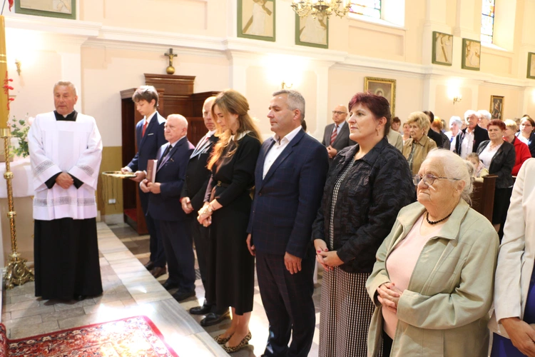 Joniec. Poświęcenie nowego ołtarza