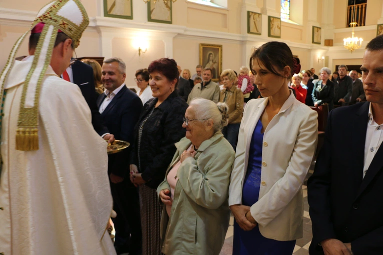 Joniec. Poświęcenie nowego ołtarza