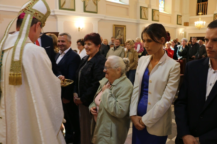 Joniec. Poświęcenie nowego ołtarza