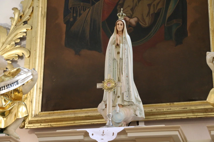 Joniec. Poświęcenie nowego ołtarza
