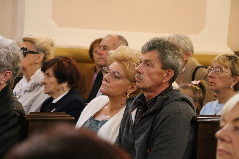 Joniec. Poświęcenie nowego ołtarza