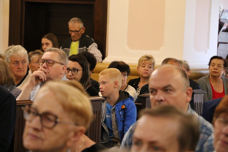 Joniec. Poświęcenie nowego ołtarza