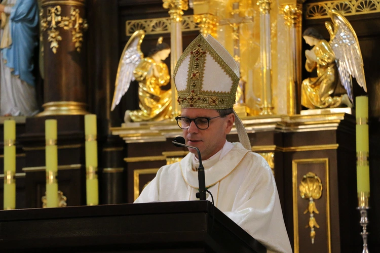 Joniec. Poświęcenie nowego ołtarza