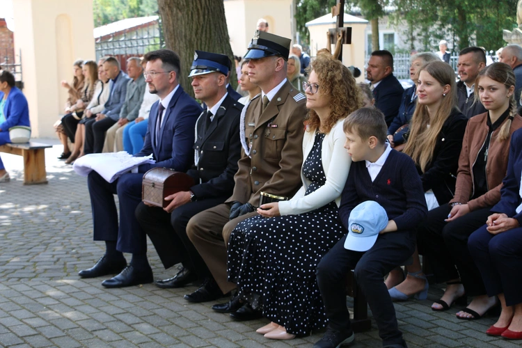 Joniec. Poświęcenie nowego ołtarza