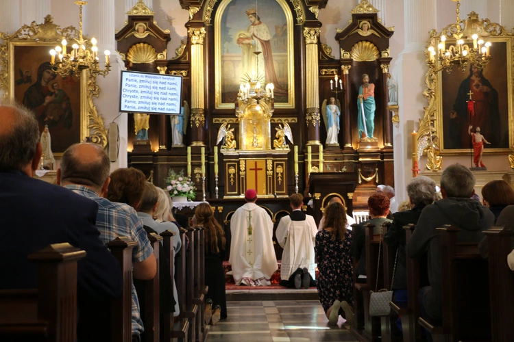 Joniec. Poświęcenie nowego ołtarza