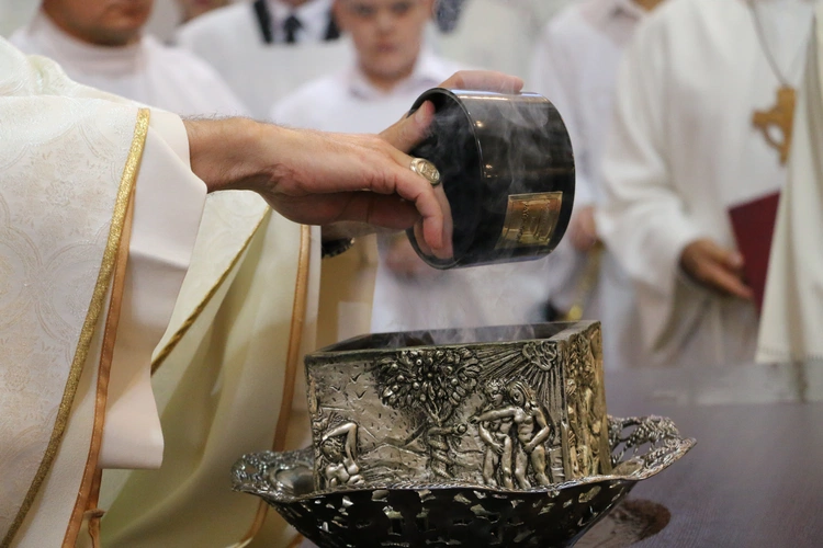 Joniec. Poświęcenie nowego ołtarza
