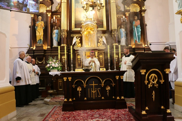 Joniec. Poświęcenie nowego ołtarza
