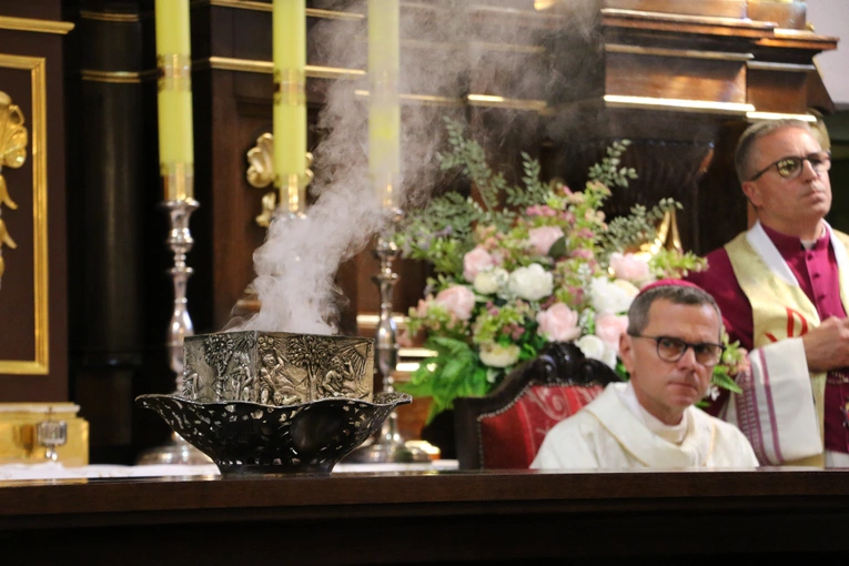 Joniec. Poświęcenie nowego ołtarza