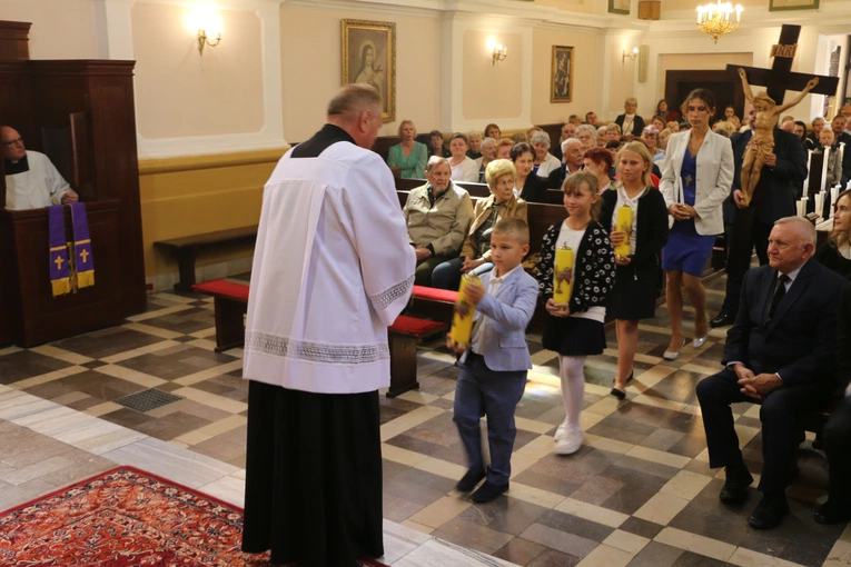 Joniec. Poświęcenie nowego ołtarza