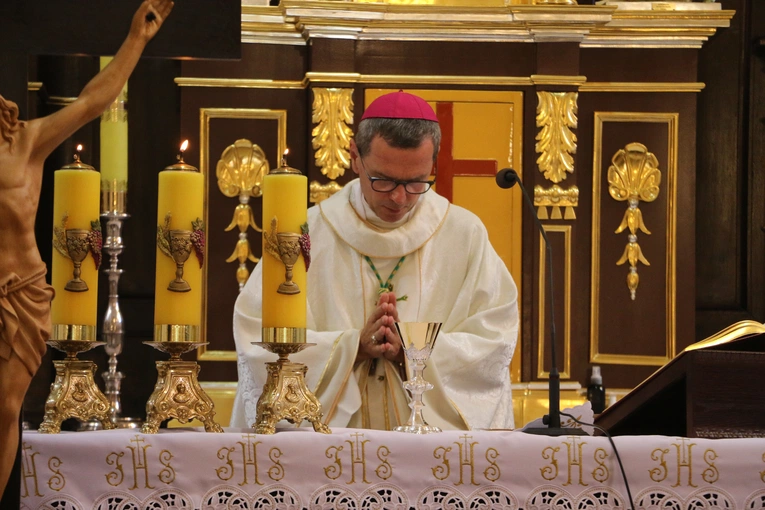 Joniec. Poświęcenie nowego ołtarza