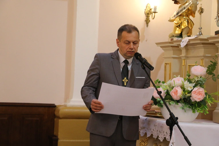 Joniec. Poświęcenie nowego ołtarza