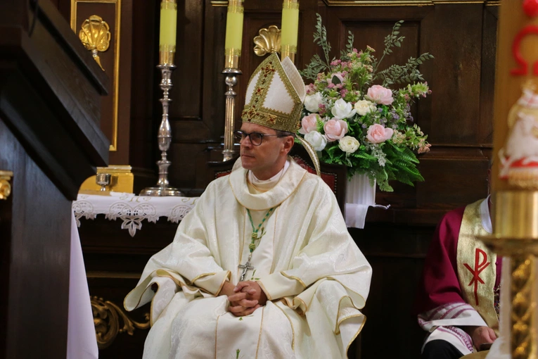 Joniec. Poświęcenie nowego ołtarza