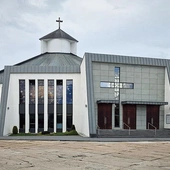 Świątynia została pomyślana jako serce rozwijającej się dzielnicy.