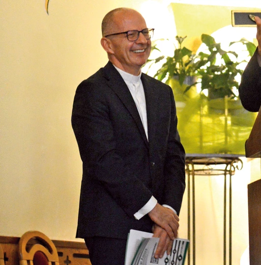Ks. Wiesław Hudek, dyrektor artystyczny przedsięwzięcia.