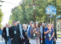 Z pielgrzymami pierwszego dnia spotkał się bp Wojciech Osial.