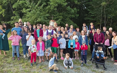 W wakacyjnej oazie uczestniczyło 55 osób. 15-dniowa formacja miała służyć pogłębieniu więzi z Panem Bogiem i relacji między małżonkami.