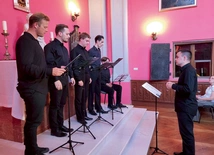 Koncert w kaplicy Zamku Tarnowskich. 