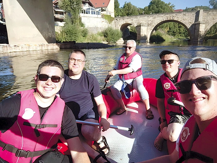 Jedną z atrakcji był spływ pontonem Nysą Kłodzką.