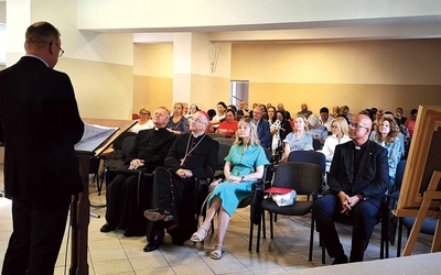  W drugiej części spotkania był czas na konferencje, wystąpienia zaproszonych gości, a także omówienie bieżących spraw związanych z nauczaniem. 