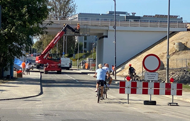 Katowice. Wybudowano już dwa pierwsze wiadukty kolejowe