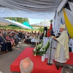 Modlitwa przy kaplicy w Opocznie 