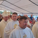 Modlitwa przy kaplicy w Opocznie 