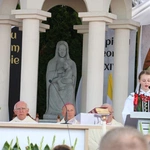 Modlitwa przy kaplicy w Opocznie 