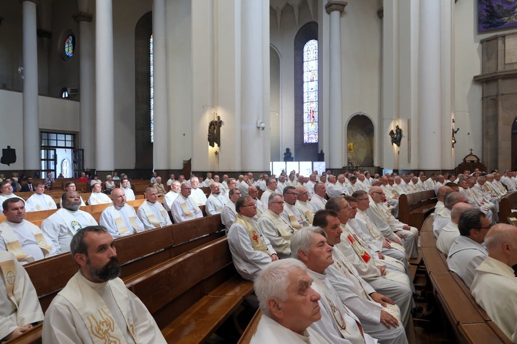 Katowice. Jubileuszowa pielgrzymka kapłanów i diakonów