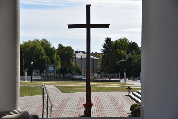 Dąbrowska świątynia jubileuszowa