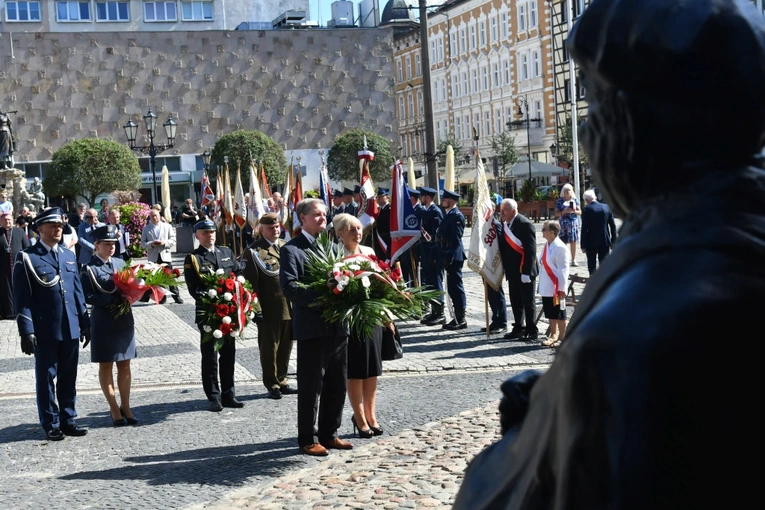 Polowa Msza św. przy katedrze na 45 lat Solidarności