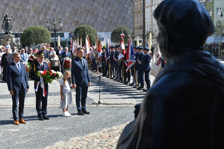 Polowa Msza św. przy katedrze na 45 lat Solidarności