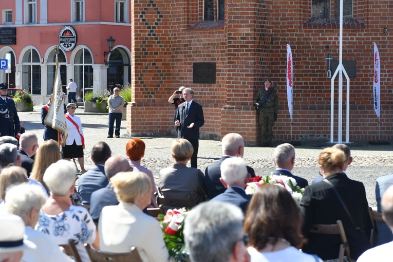 Polowa Msza św. przy katedrze na 45 lat Solidarności