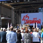 Polowa Msza św. przy katedrze na 45 lat Solidarności