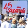 Polowa Msza św. przy katedrze na 45 lat Solidarności