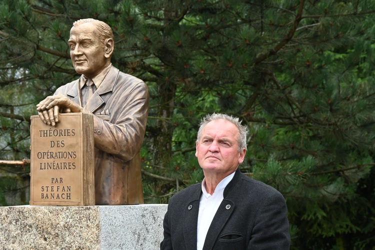 Odsłonięcie pomnika Stefana Banacha 