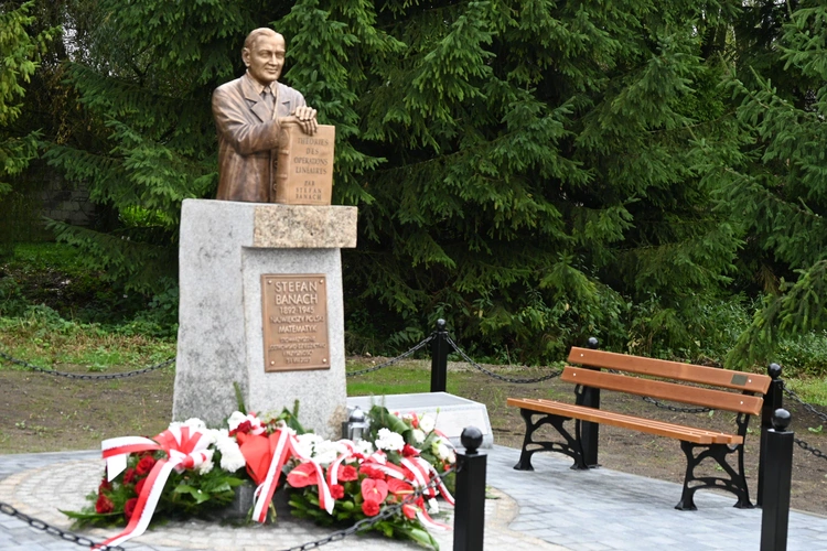 Odsłonięcie pomnika Stefana Banacha 