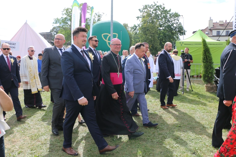 Płońsk. Wojewódzko-diecezjalne święto plonów  cz.I