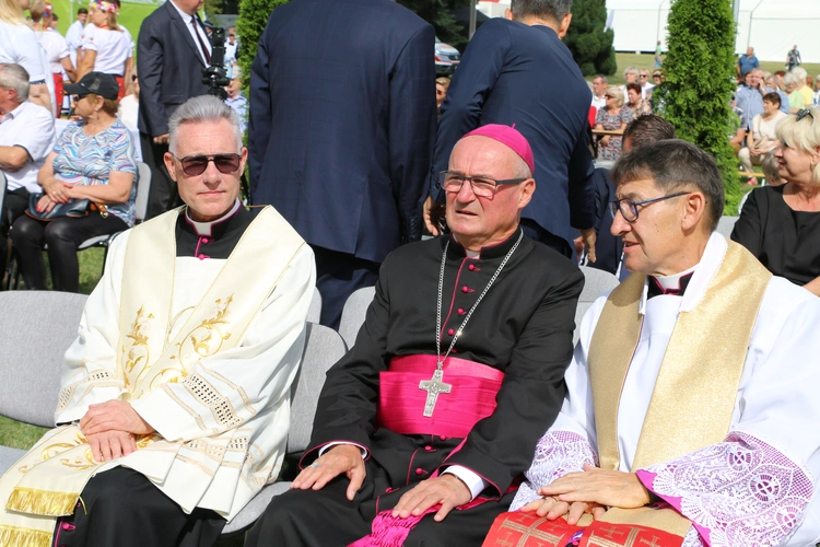 Płońsk. Wojewódzko-diecezjalne święto plonów  cz.I