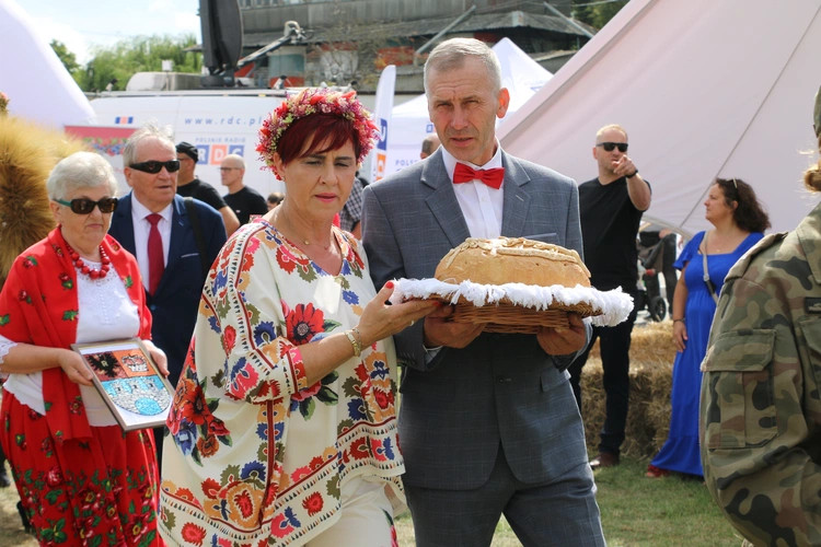 Płońsk. Wojewódzko-diecezjalne święto plonów  cz.I