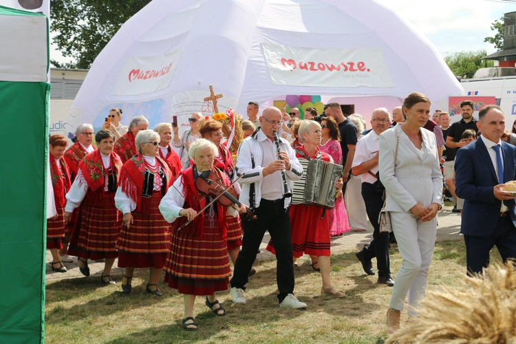 Płońsk. Wojewódzko-diecezjalne święto plonów  cz.I