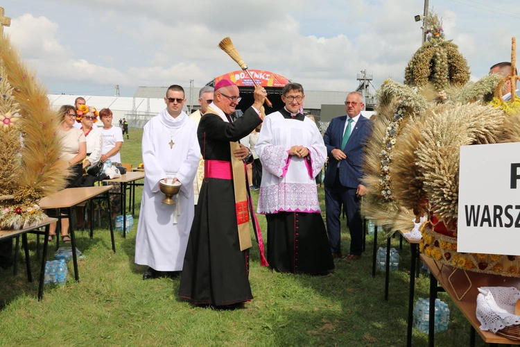 Płońsk. Wojewódzko-diecezjalne święto plonów  cz.I