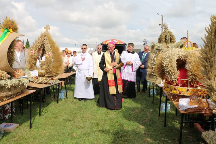 Płońsk. Wojewódzko-diecezjalne święto plonów  cz.I
