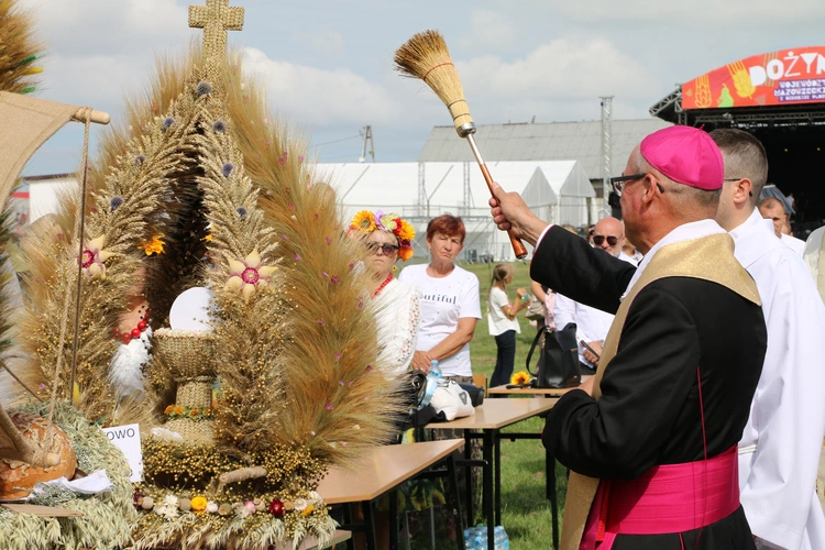 Płońsk. Wojewódzko-diecezjalne święto plonów  cz.I