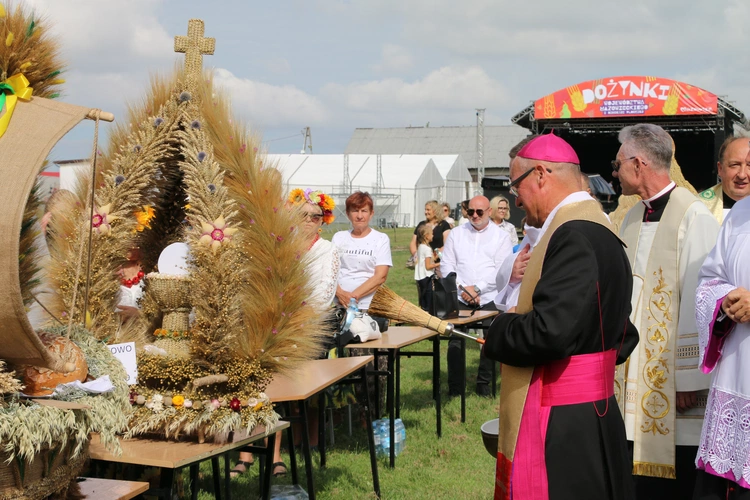 Płońsk. Wojewódzko-diecezjalne święto plonów  cz.I